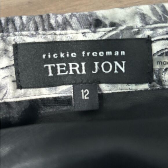 Rickie Freeman for Teri Jon Sleeveless Snakeskin Dress Size 12 Fit & Flare Edgy - Picture 11 of 13